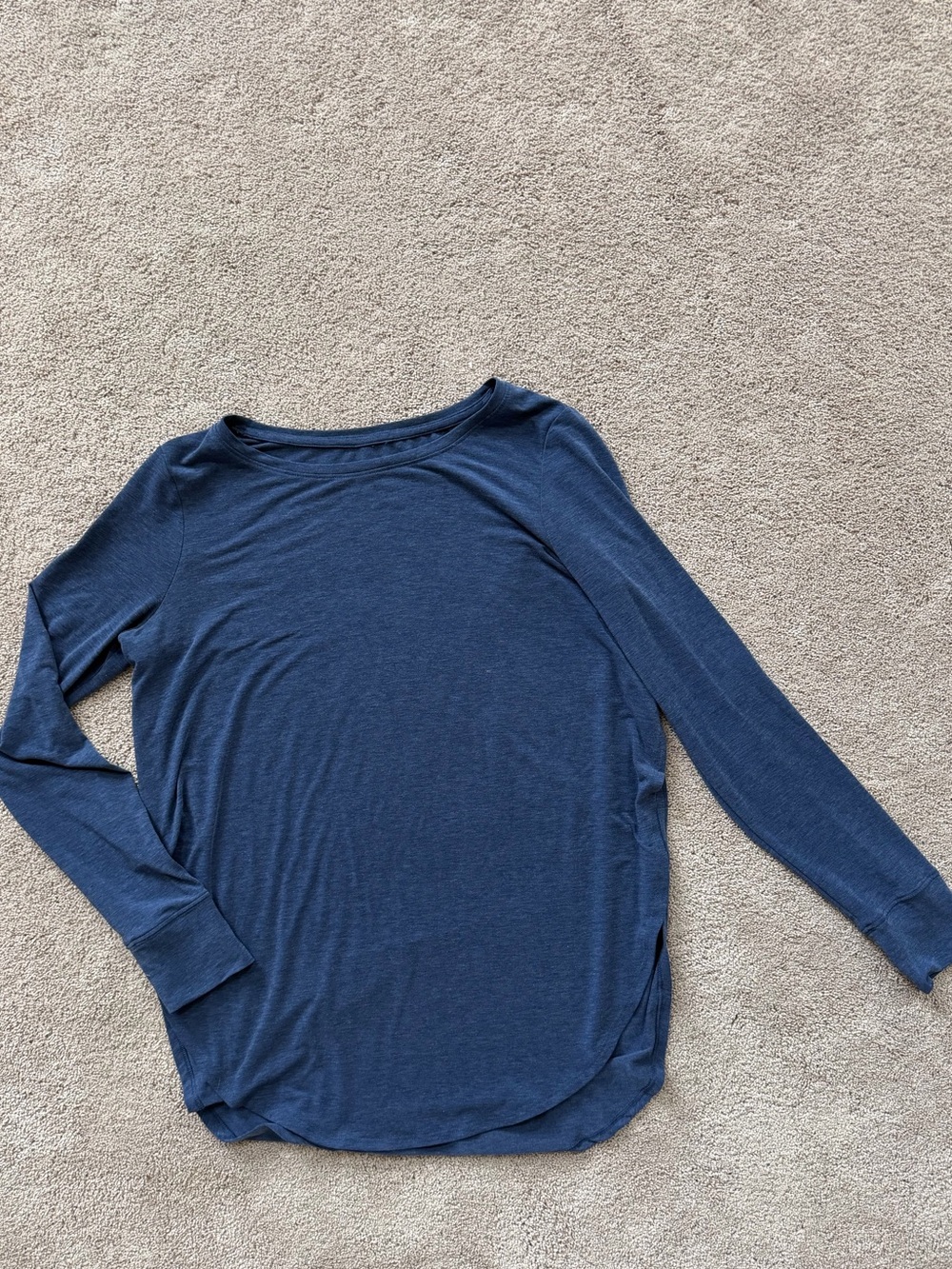 GAP Long Sleeve BREATHE Top in Navy Blue